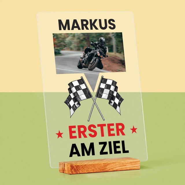 Acrylbild I Überschrift: Als Erster Im Ziel - Acryldruck auf Acrylglas | DE