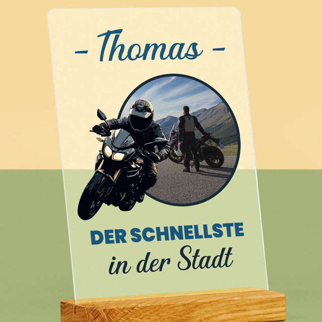 Foto Und Unterschrift: Der Schnellste In Der Stadt - Druck Auf Acrylglas