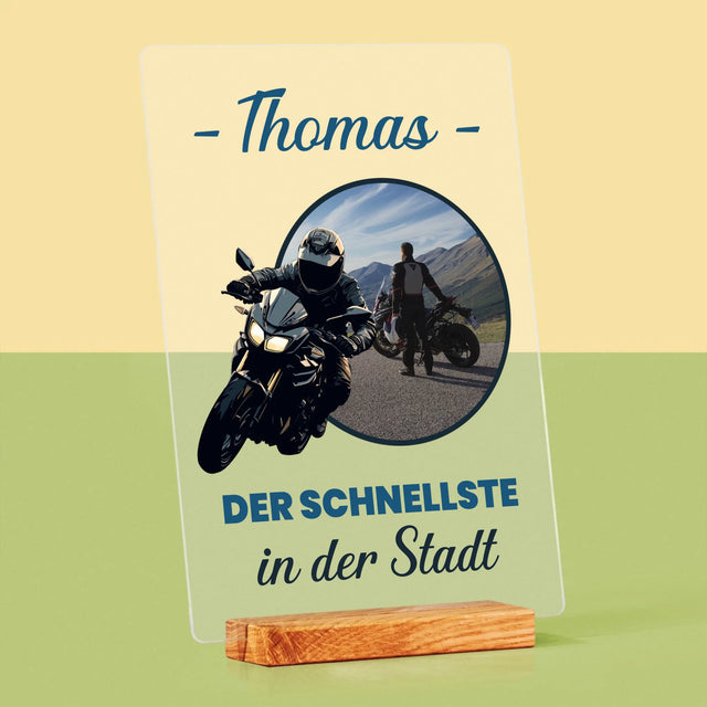 Foto Und Unterschrift: Der Schnellste In Der Stadt - Druck Auf Acrylglas