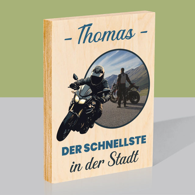 Foto Und Unterschrift: Der Schnellste In Der Stadt - Druck Auf Holz