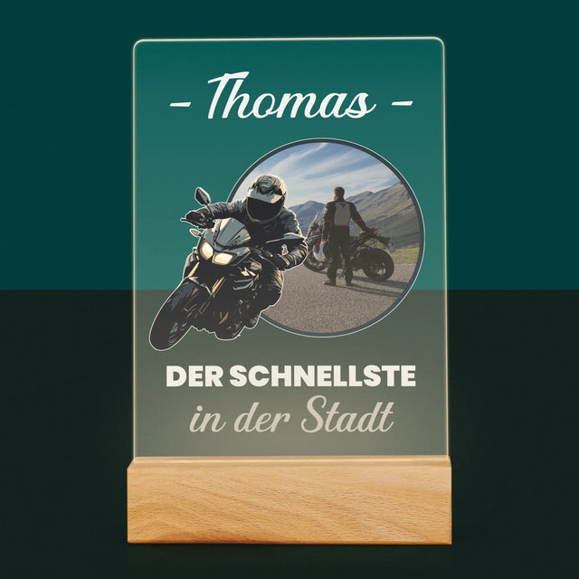 Foto Und Unterschrift: Der Schnellste In Der Stadt - Druck Auf Acrylglas