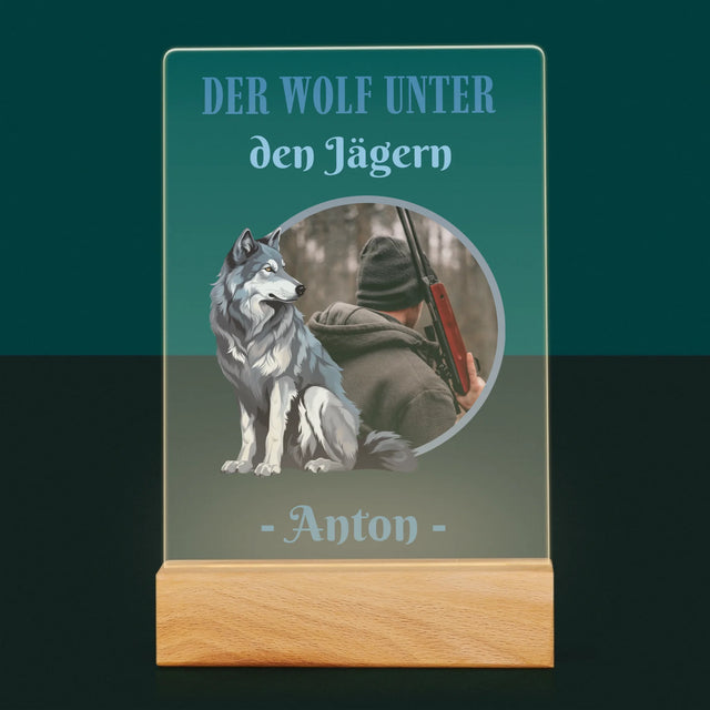 Foto Und Unterschrift: Der Wolf Unter Den Jägern - Druck Auf Acrylglas