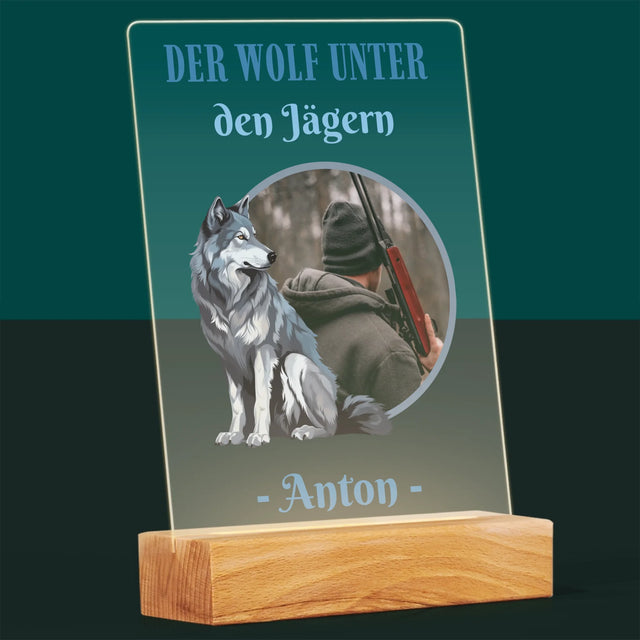 Foto Und Unterschrift: Der Wolf Unter Den Jägern - Druck Auf Acrylglas